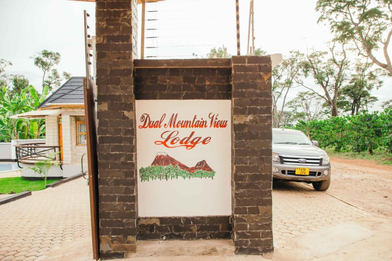 Dual Mountain View Lodge Moshi Bagian luar foto